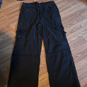 American Eagle cargo pants, 8 short